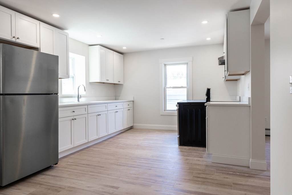 71 Friend St - Photo 1