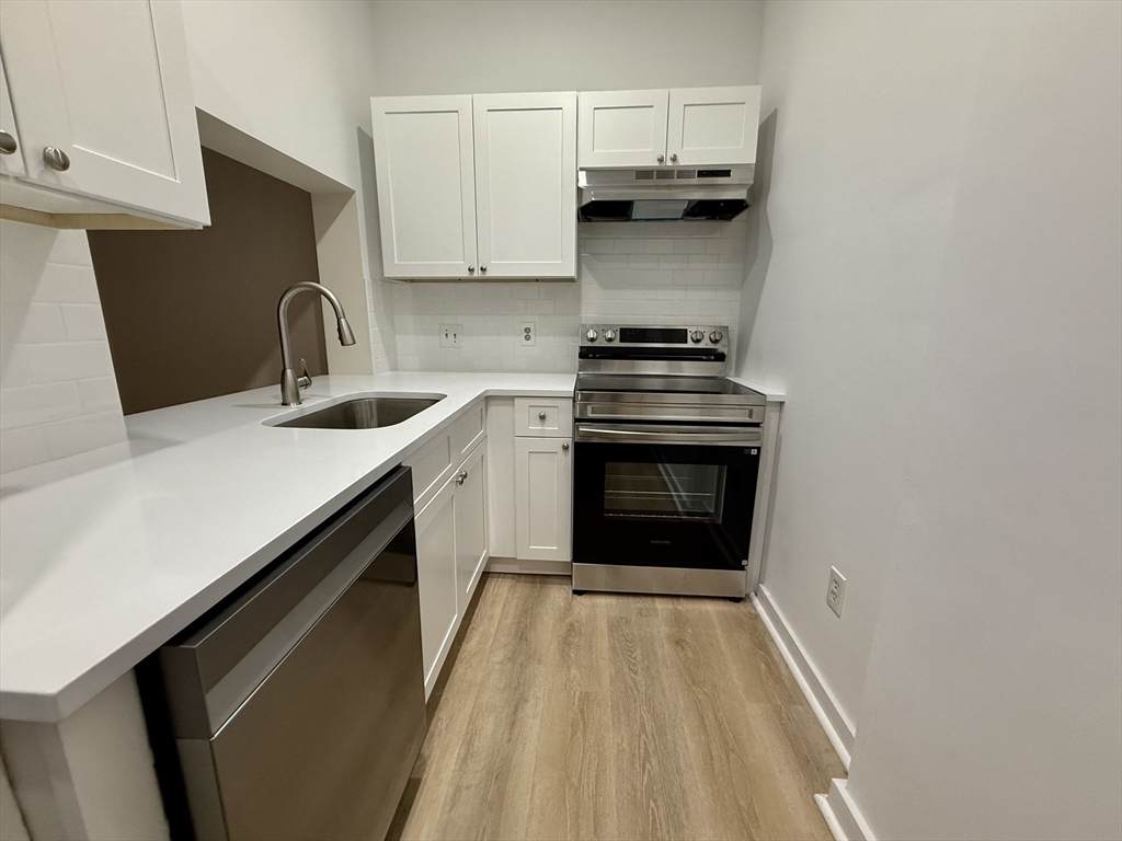 452 Park - Photo 1