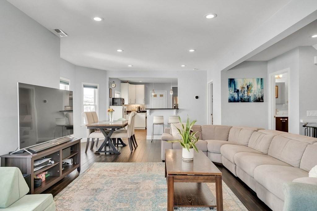 11 Lexington St - Photo 1