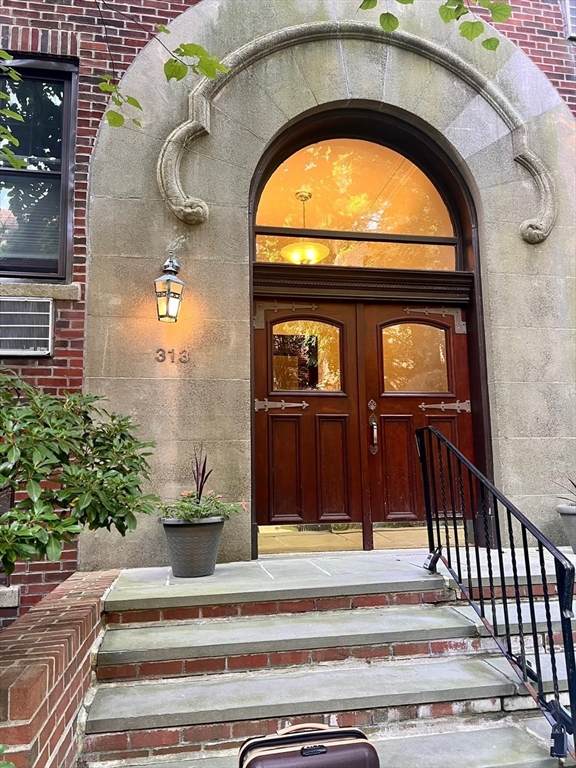 313 Tappan St - Photo 1
