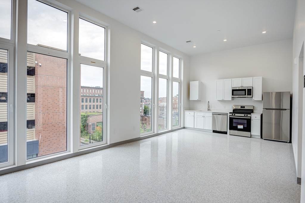 80 Middlesex St - Photo 1
