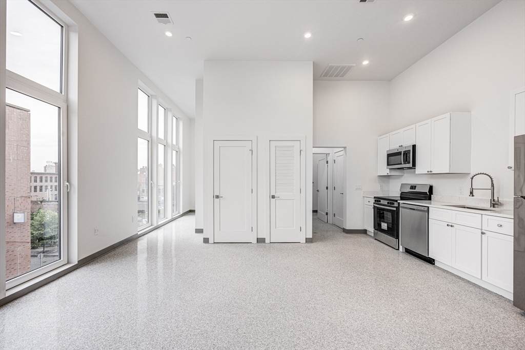80 Middlesex St - Photo 1