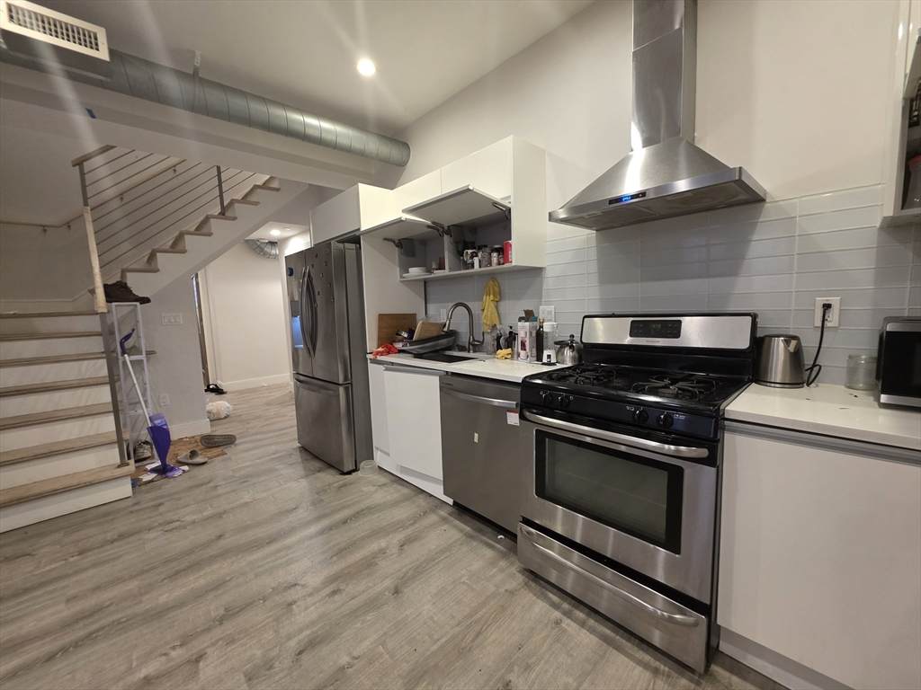 407 Dudley St - Photo 1