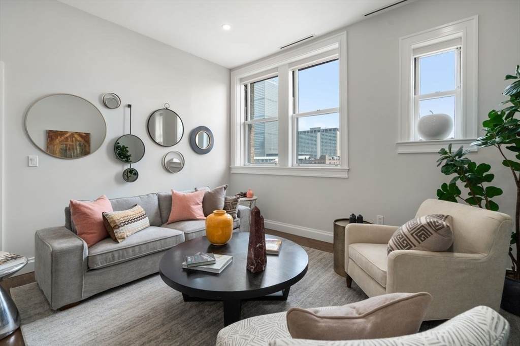 416 Marlborough Street - Photo 1
