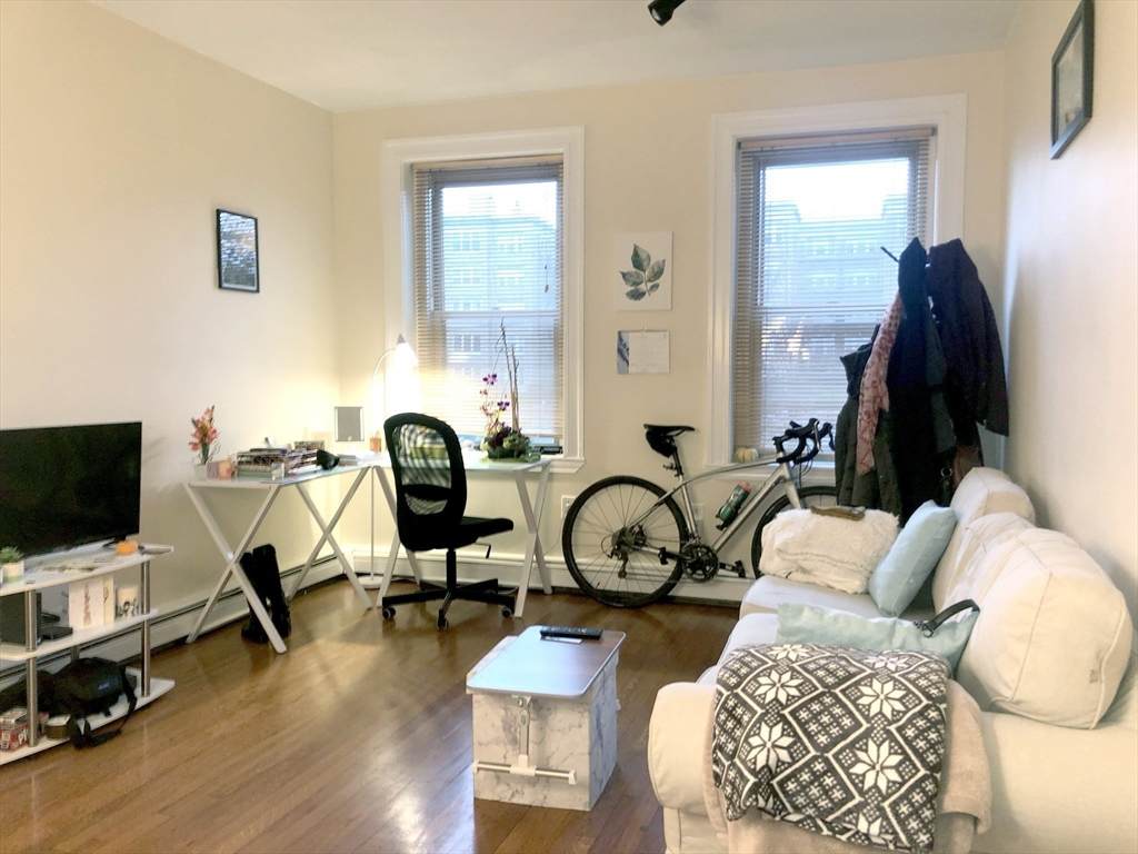 1625 Commonwealth Ave - Photo 1