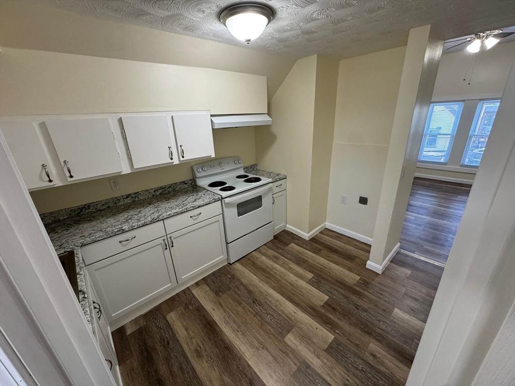 456 Haverhill St - Photo 1