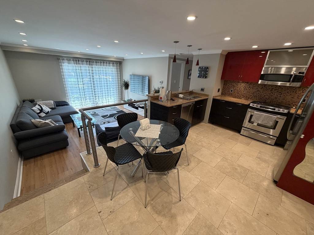 44 Broadlawn - Photo 1