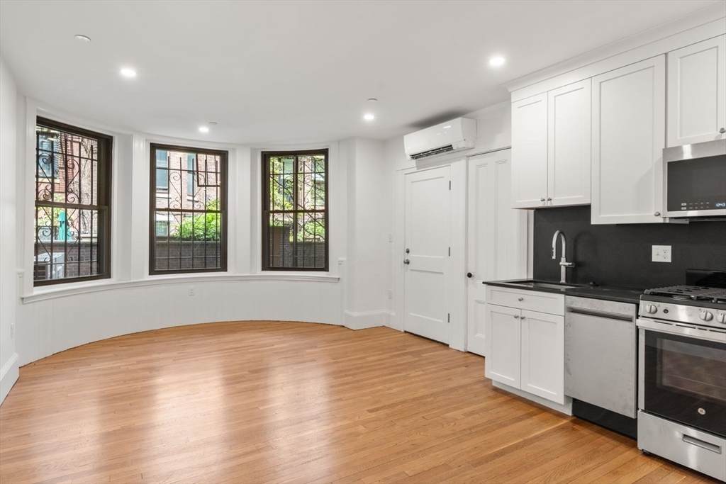 389 Commonwealth Avenue - Photo 1