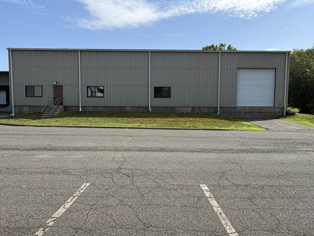 6 Industrial Pkwy - Photo 1