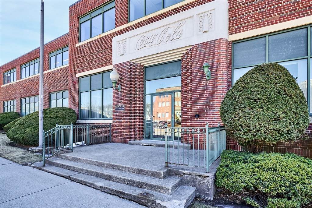 333 Shrewsbury Street - Photo 1