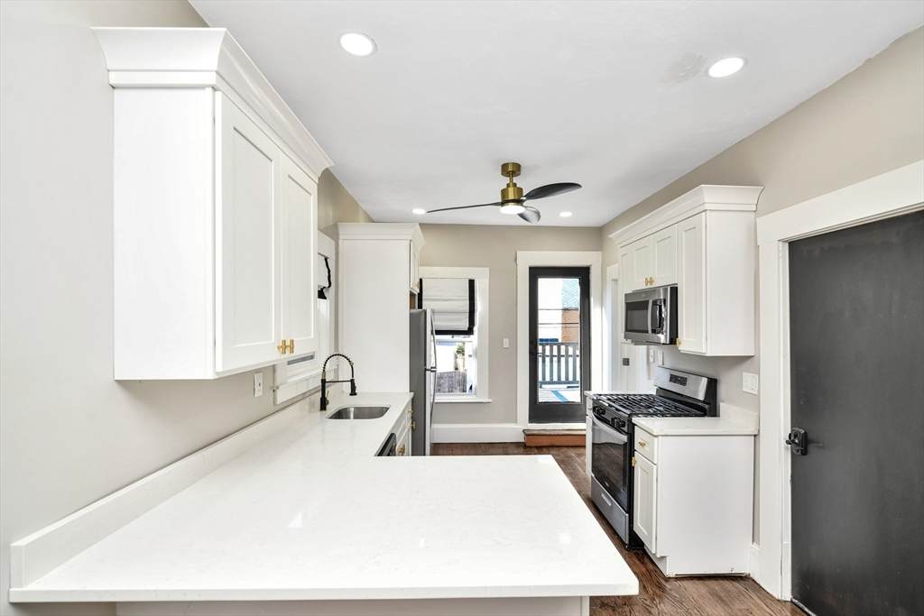16 Carson St - Photo 1