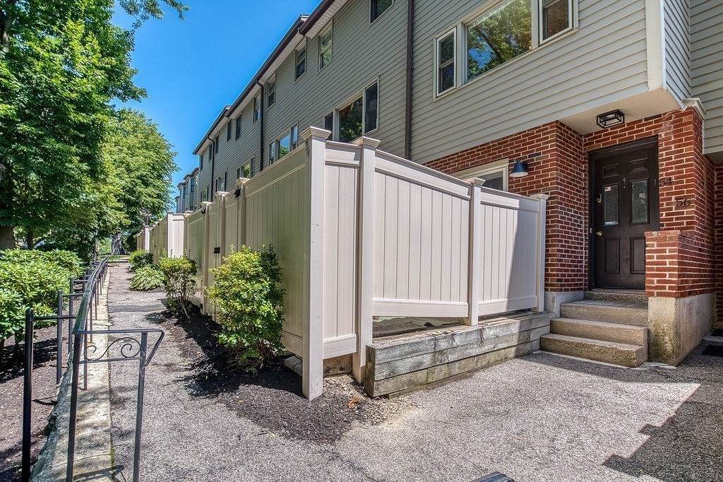 54 Regent Circle - Photo 1