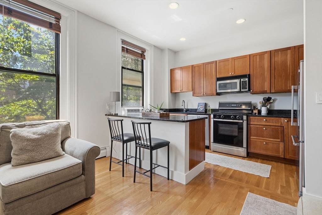 32 Yarmouth St - Photo 1