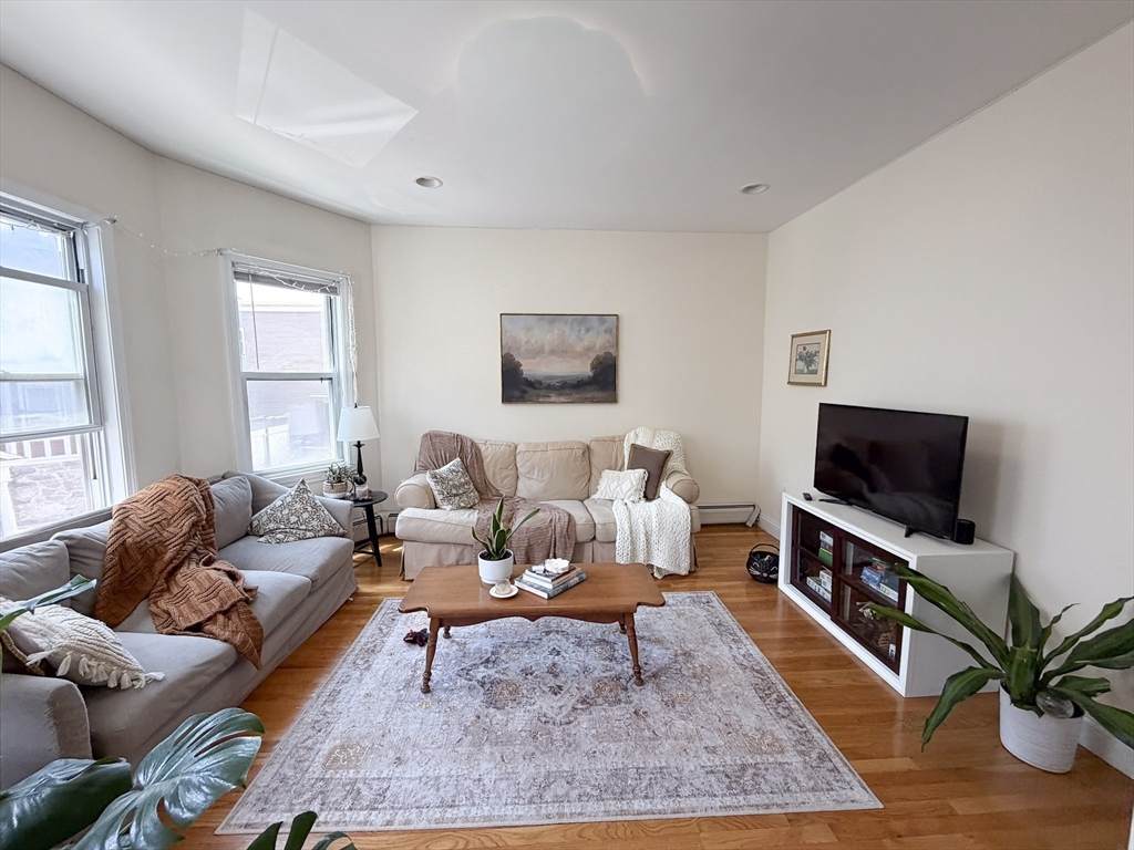 143 Hillside St - Photo 1