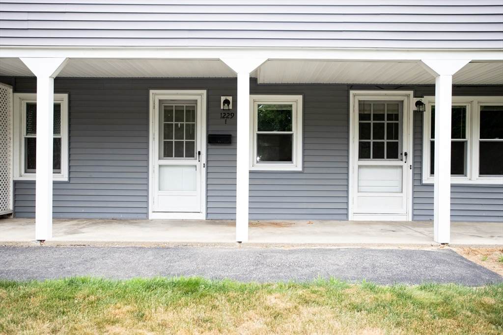 1229 Main St - Photo 1