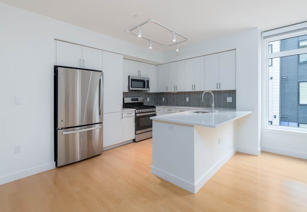 605 Concord - Photo 1