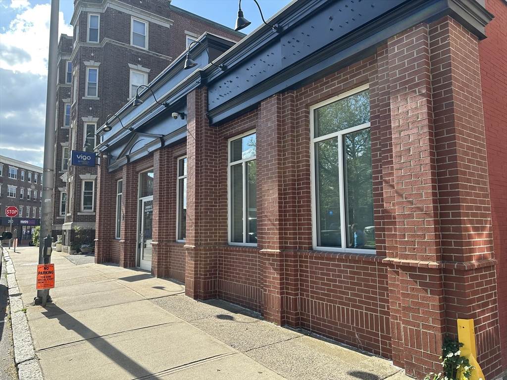 https://bt-photos.global.ssl.fastly.net/mlspin/orig_boomver_1_73546417_2.jpg