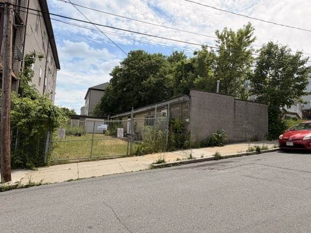 146 Lonsdale St - Photo 1