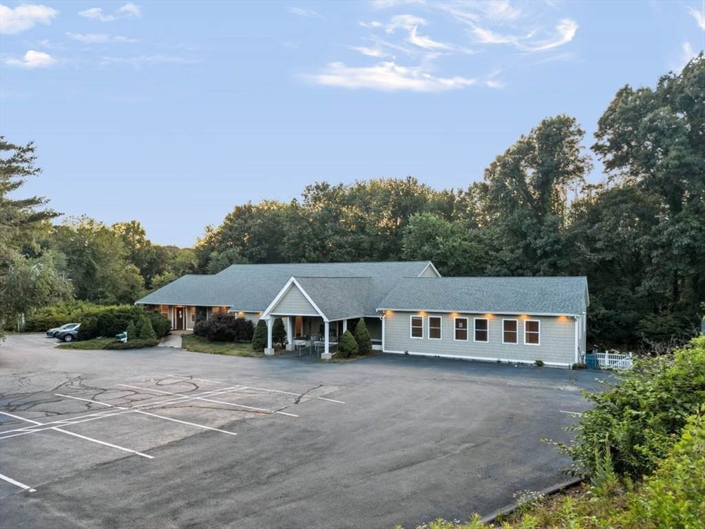 206 Turnpike Rd - Photo 1