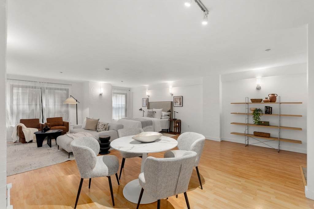 42 Chauncy Street - Photo 1