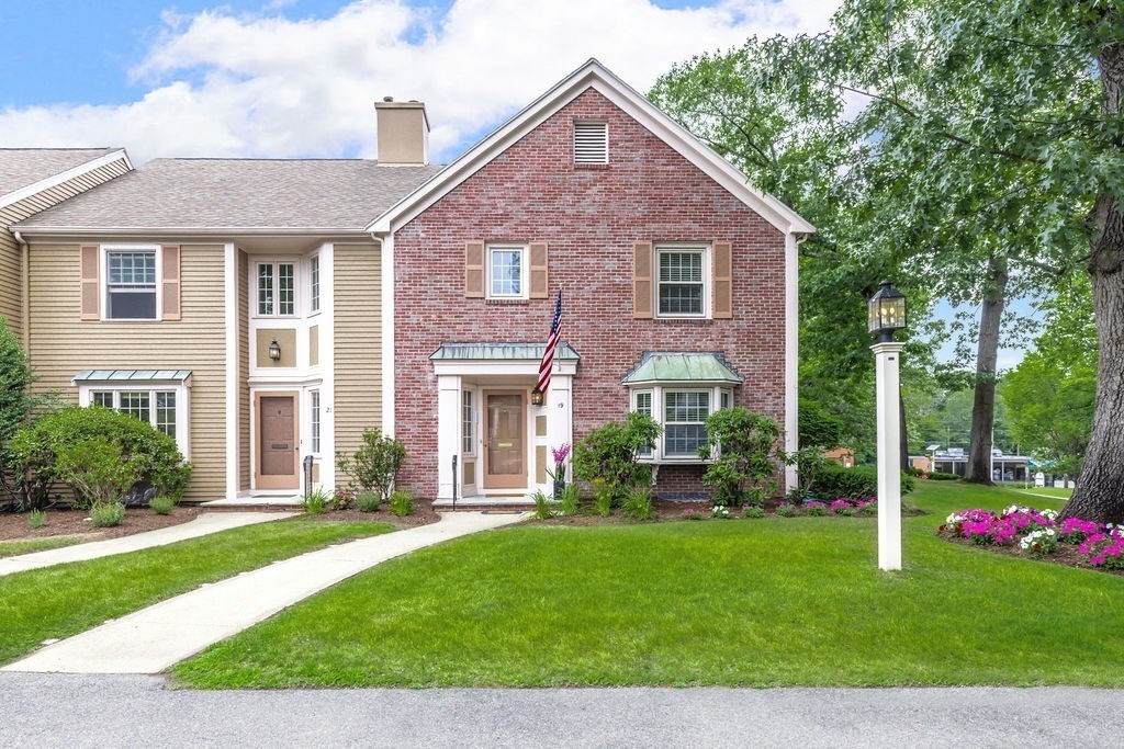 19 Oakland Ave - Photo 1
