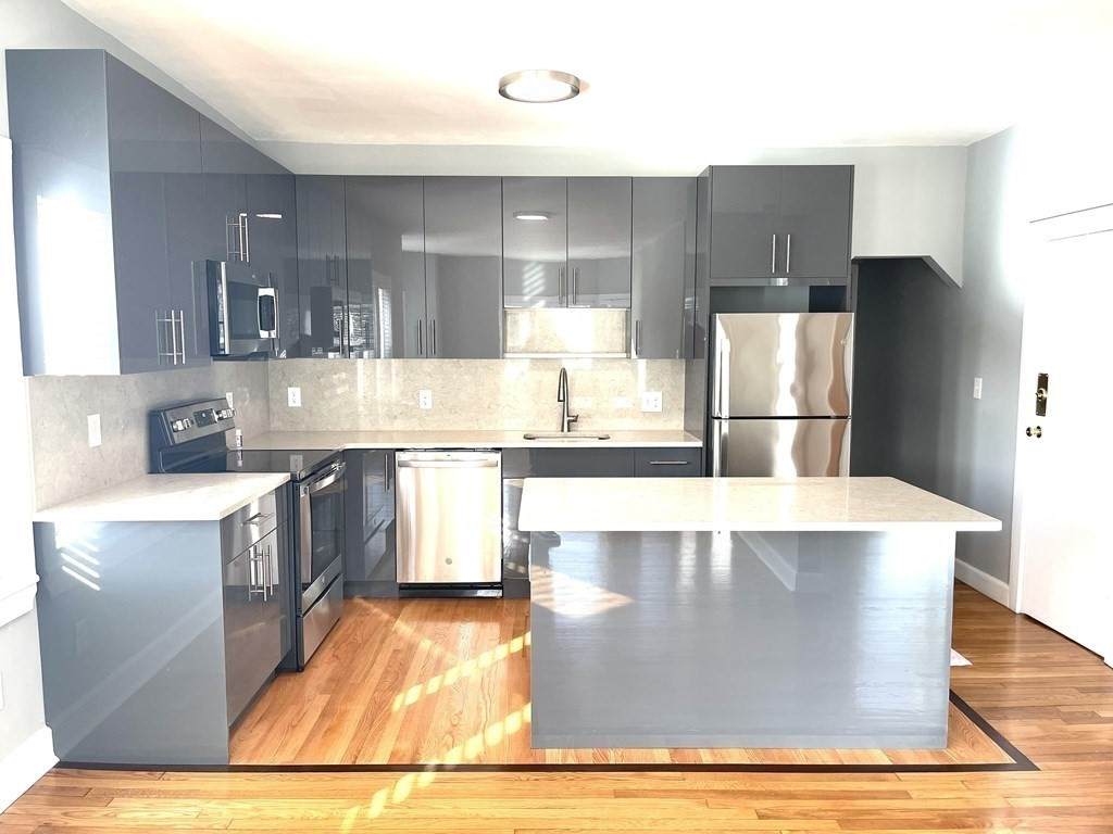3 Englewood Avenue - Photo 1
