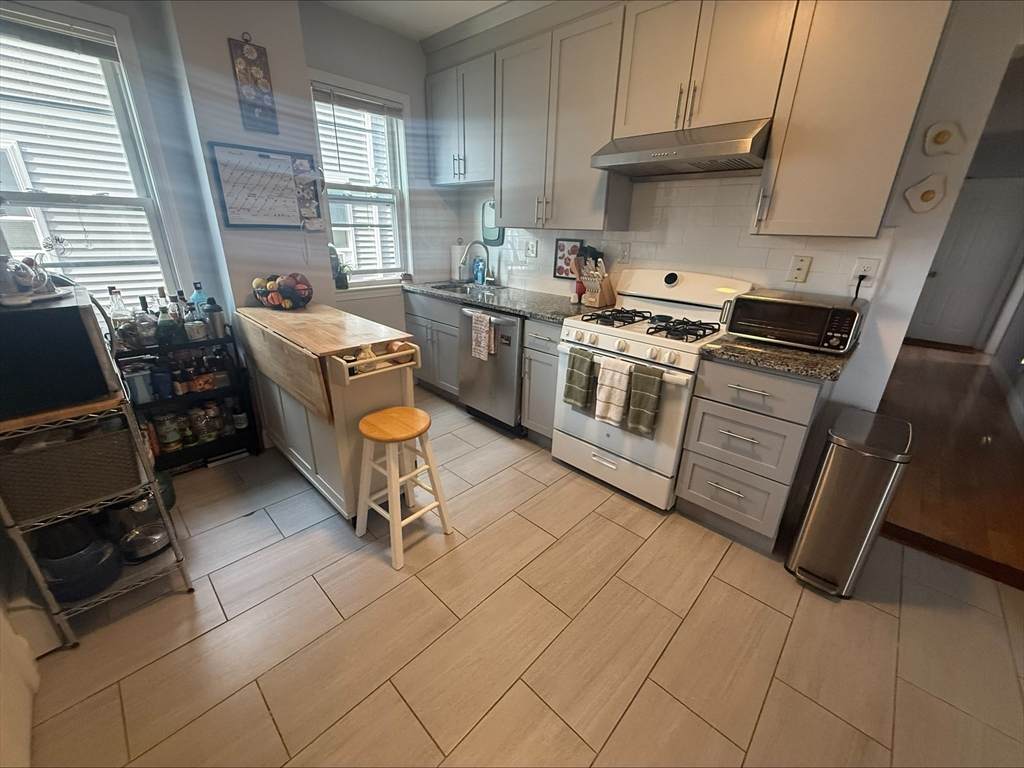 29 Waverly St - Photo 1