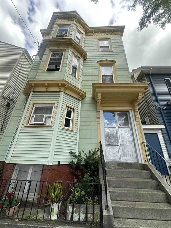 74 Trenton St - Photo 1