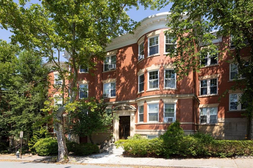 231 Rawson - Photo 1