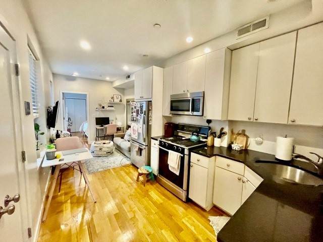 419 Hanover - Photo 1
