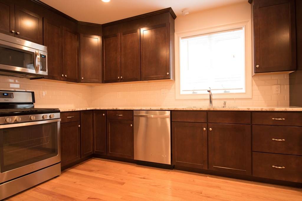 158 Arlington St - Photo 1