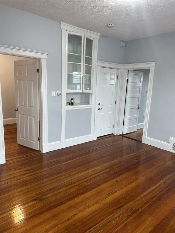 98 Irving - Photo 1