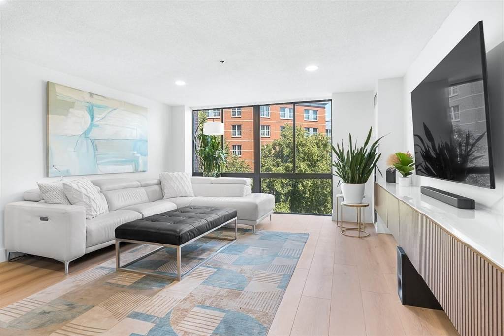 357 Commercial St - Photo 1