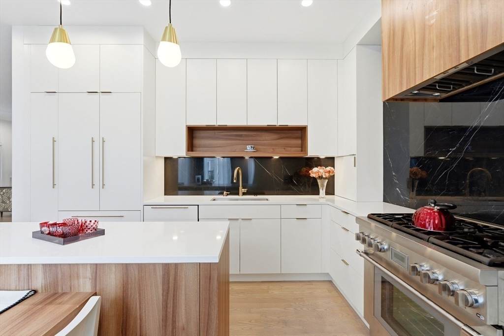 70 Walker St - Photo 1