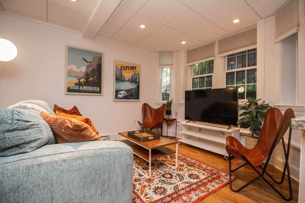 1253 Beacon St - Photo 1