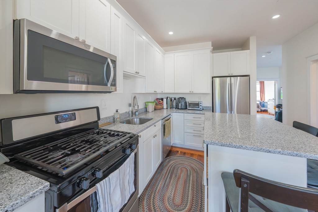 309 Lexington - Photo 1