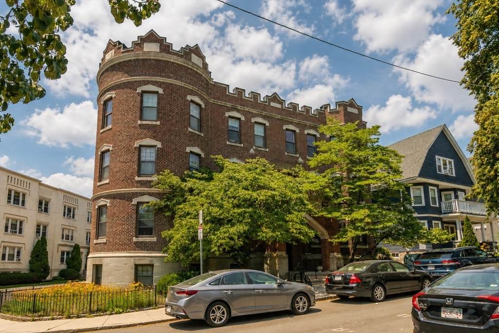61 Quint Ave - Photo 1