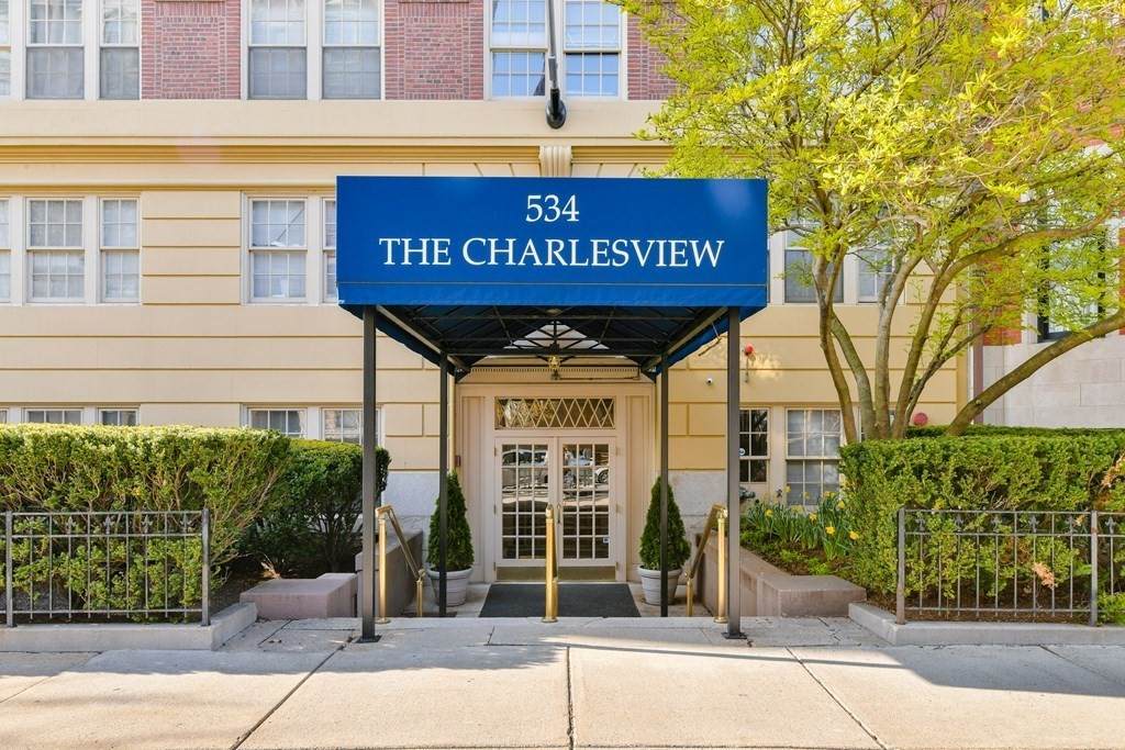 534 Beacon Street - Photo 1