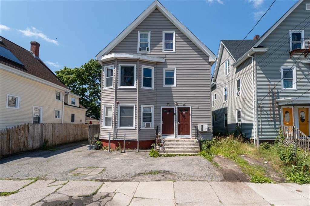 39 Myrtle St, Pawtucket, RI 02860