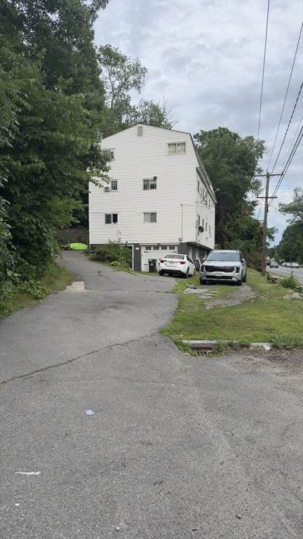 747 River St - Photo 1