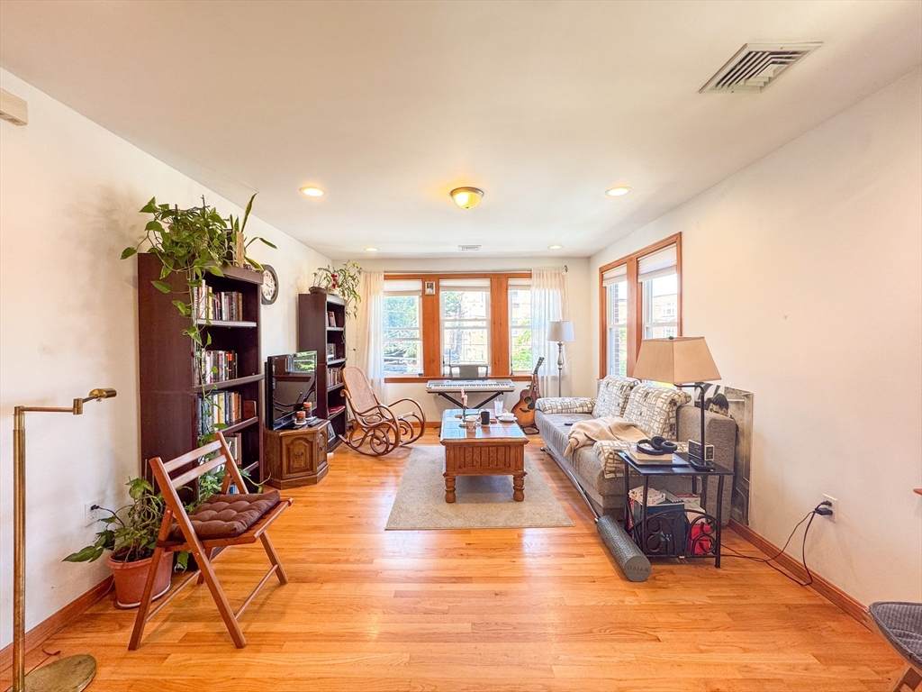 64 Colborne Rd - Photo 1