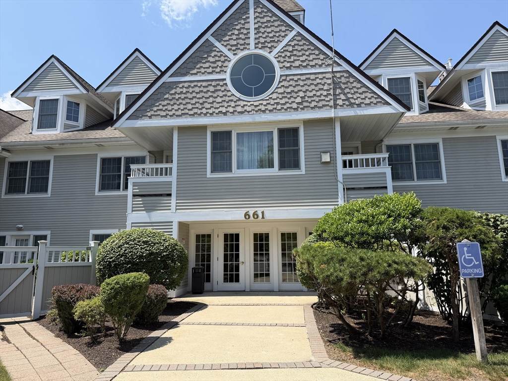 661 Lowell St - Photo 1