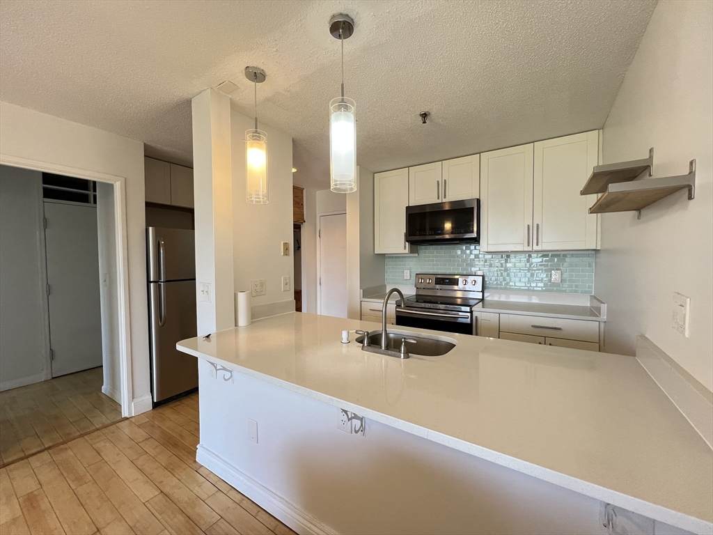 133 Commander Shea Blvd - Photo 1