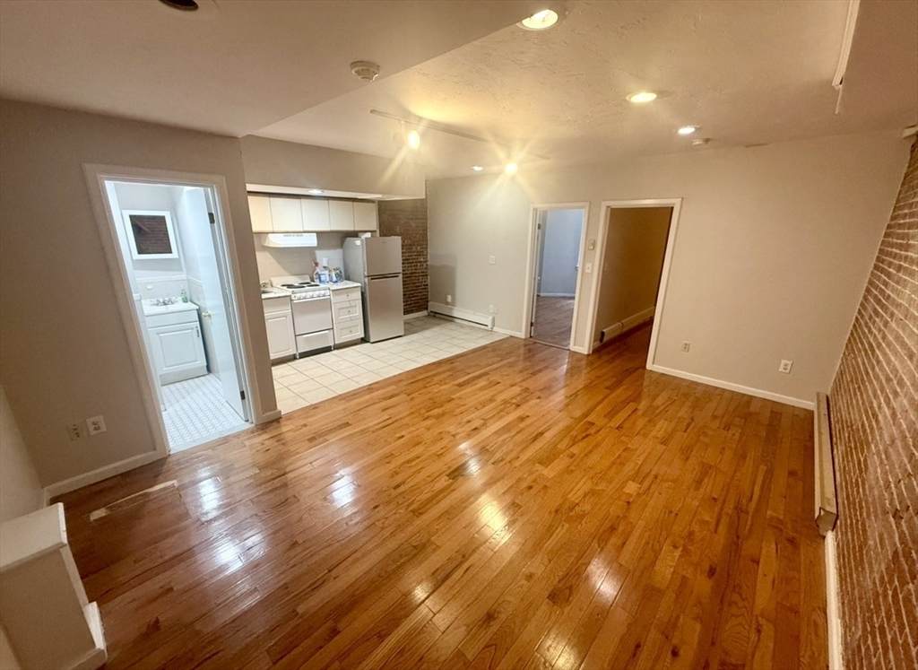 199 Beacon St - Photo 1