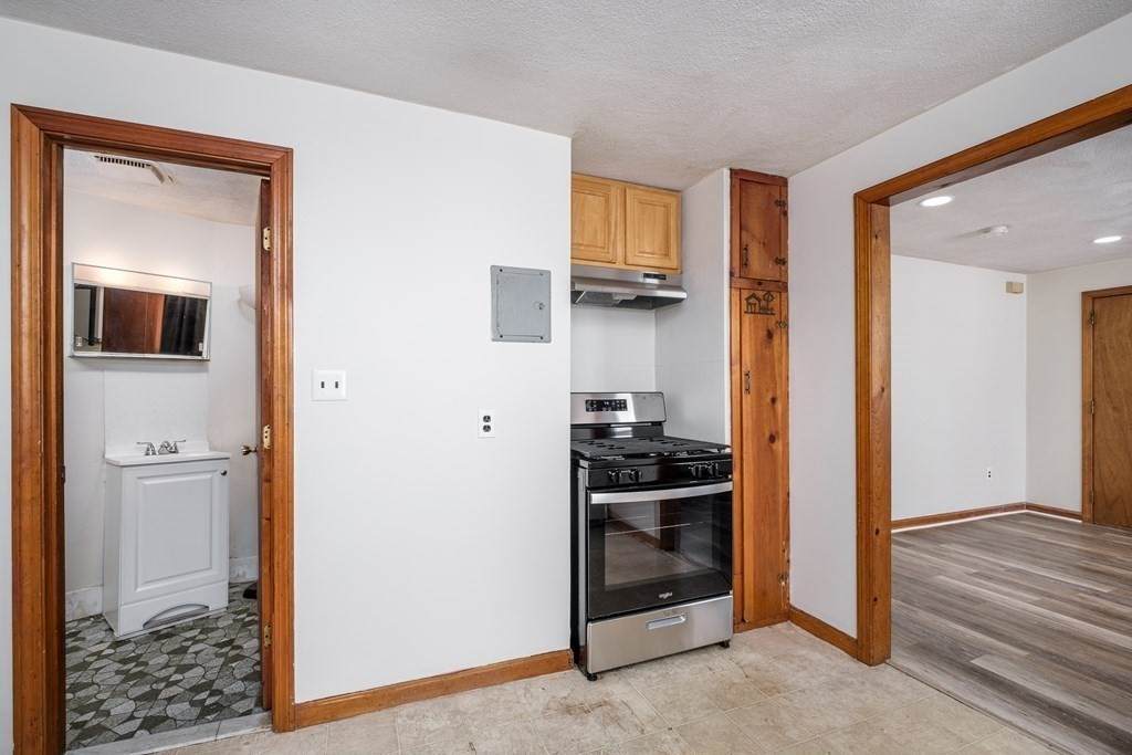 441 Ferry St - Photo 1