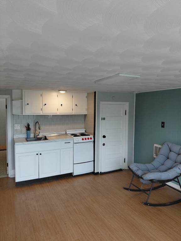 549 Bennington St - Photo 1