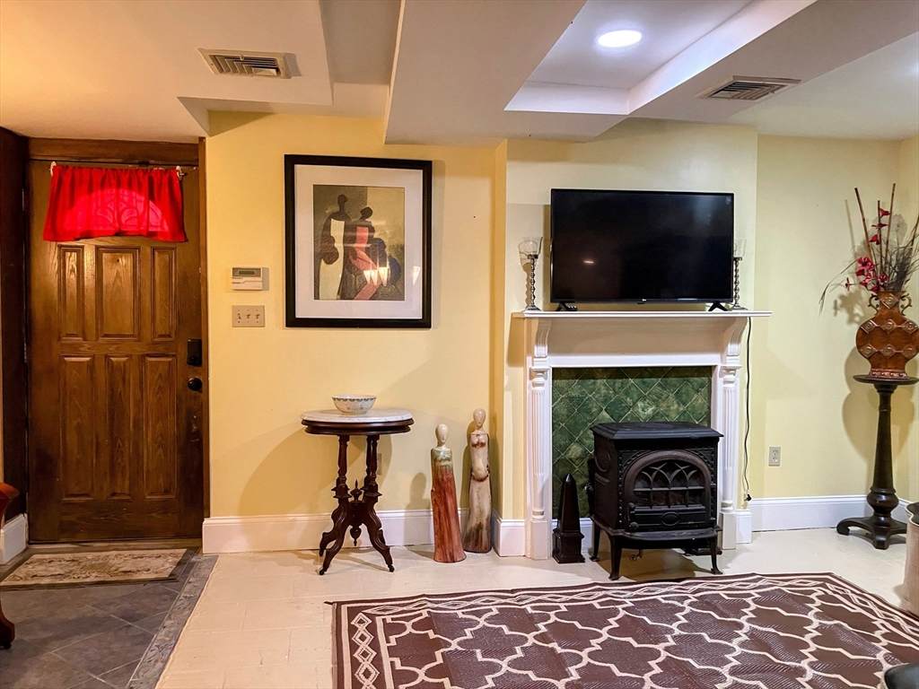 366 Walnut Ave - Photo 1