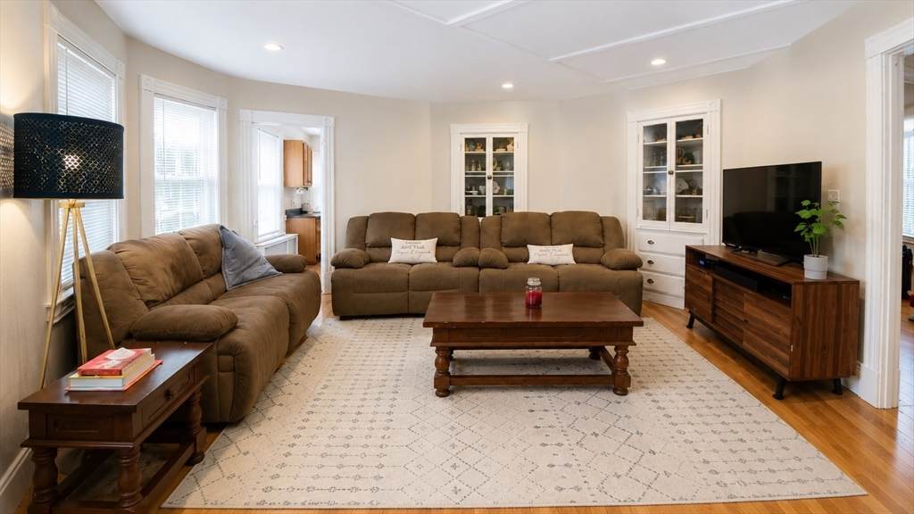 43 Lowell - Photo 1