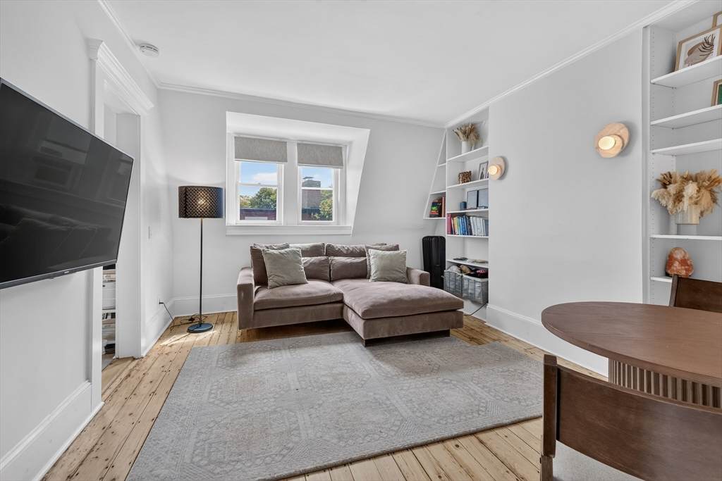https://bt-photos.global.ssl.fastly.net/mlspin/orig_boomver_1_73549227_2.jpg