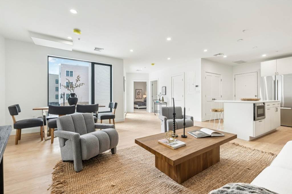 256 Dorchester Street - Photo 1